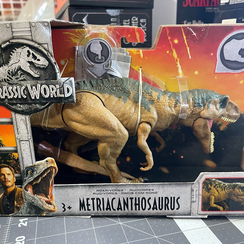 JURASSIC WORLD ROARIVORES Metriacanthosaurus - Brand New